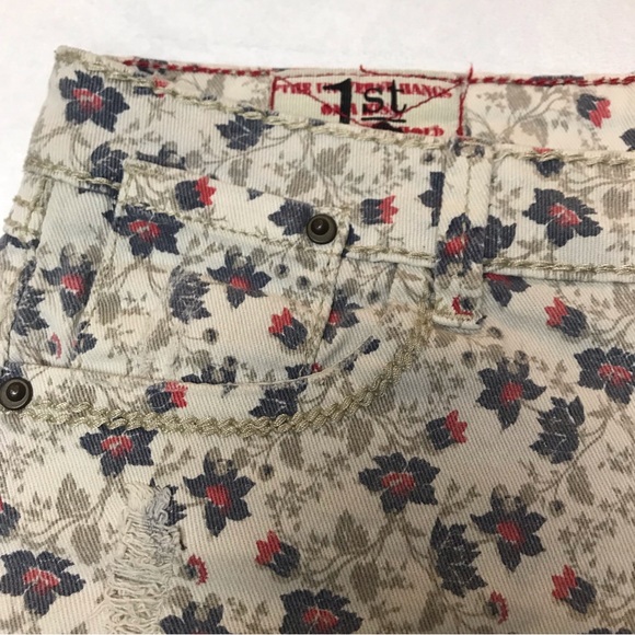 1st Kiss Denim Cut off Shorts 3 Floral Pattern Stretch - Picture 3 of 14